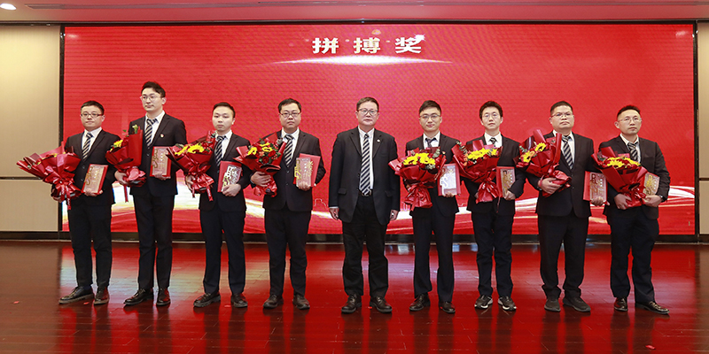 1736746250132172.jpg 拼搏獎.JPG